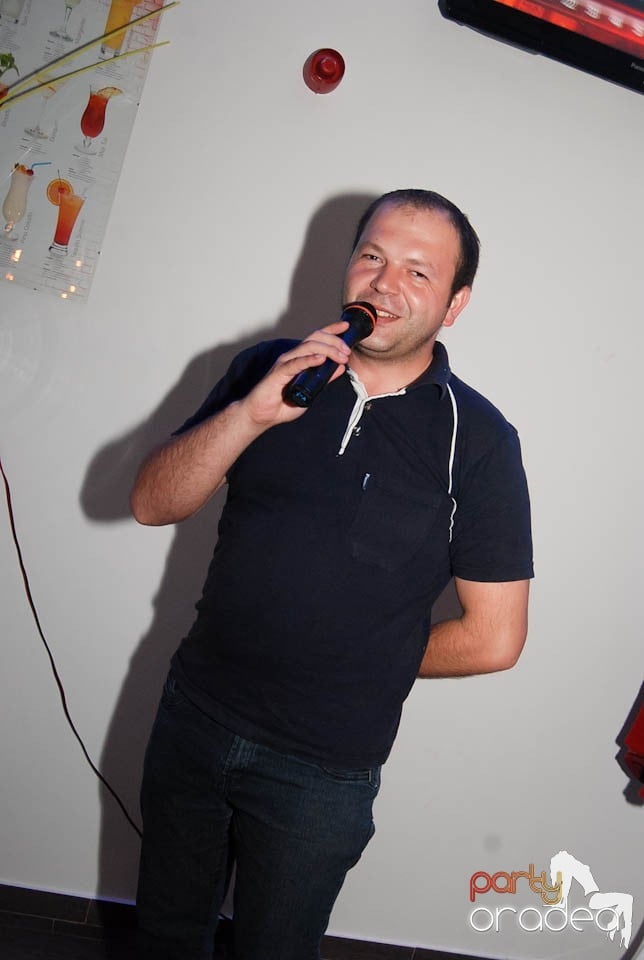 Karaoke Night @ Blondy's Art Café, 