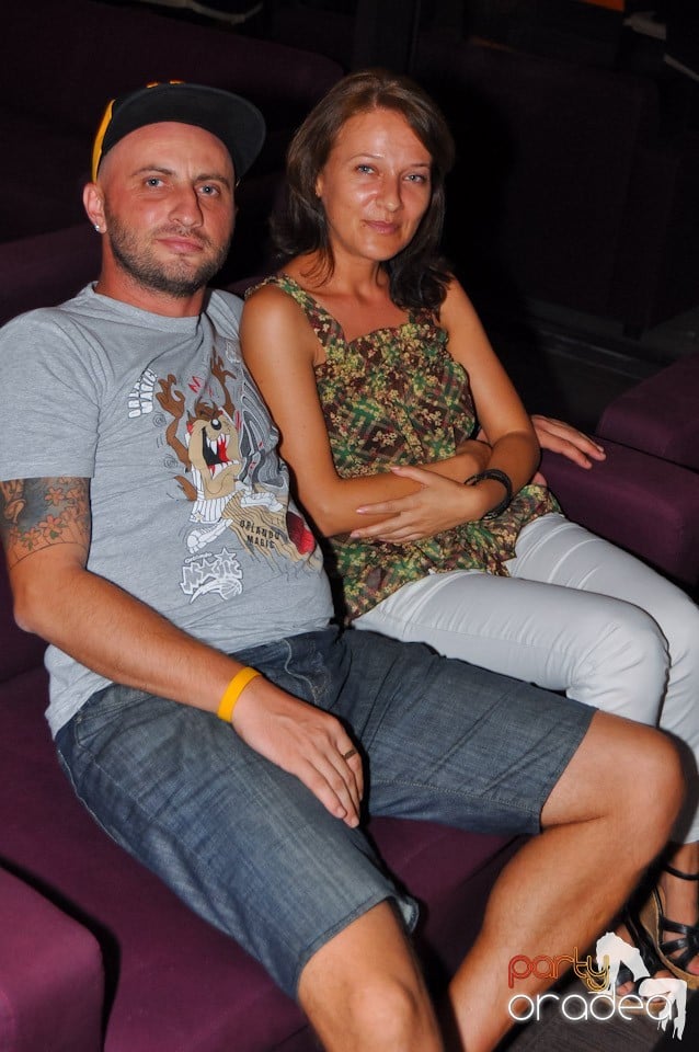 Karaoke Night @ Blondy's Art Café, 