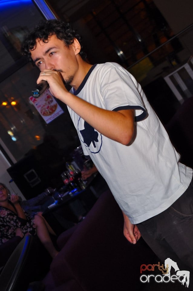 Karaoke Night @ Blondy's Art Café, 