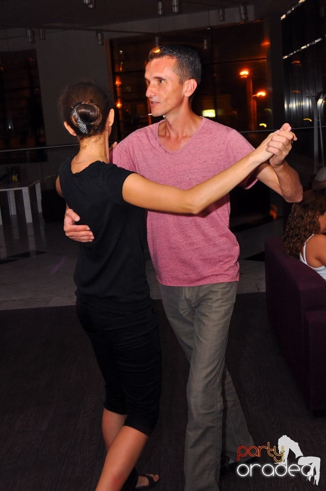 Karaoke Night @ Blondy's Art Café, 