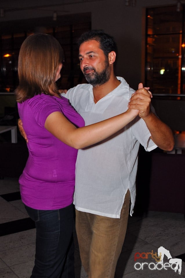 Karaoke Night @ Blondy's Art Café, 