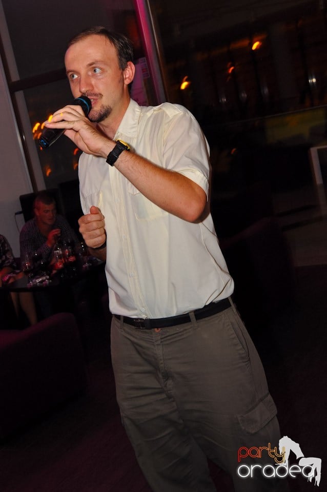 Karaoke Night @ Blondy's Art Café, 