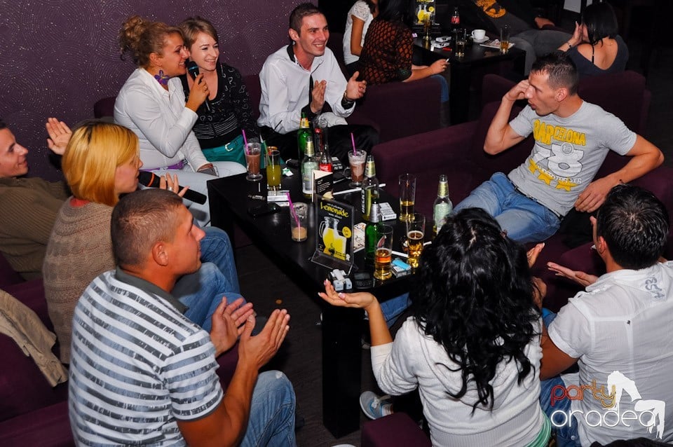 Karaoke Night @ Blondy's, 