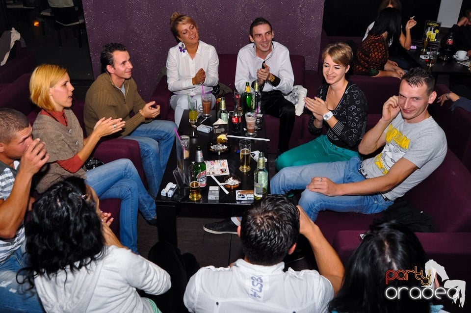 Karaoke Night @ Blondy's, 