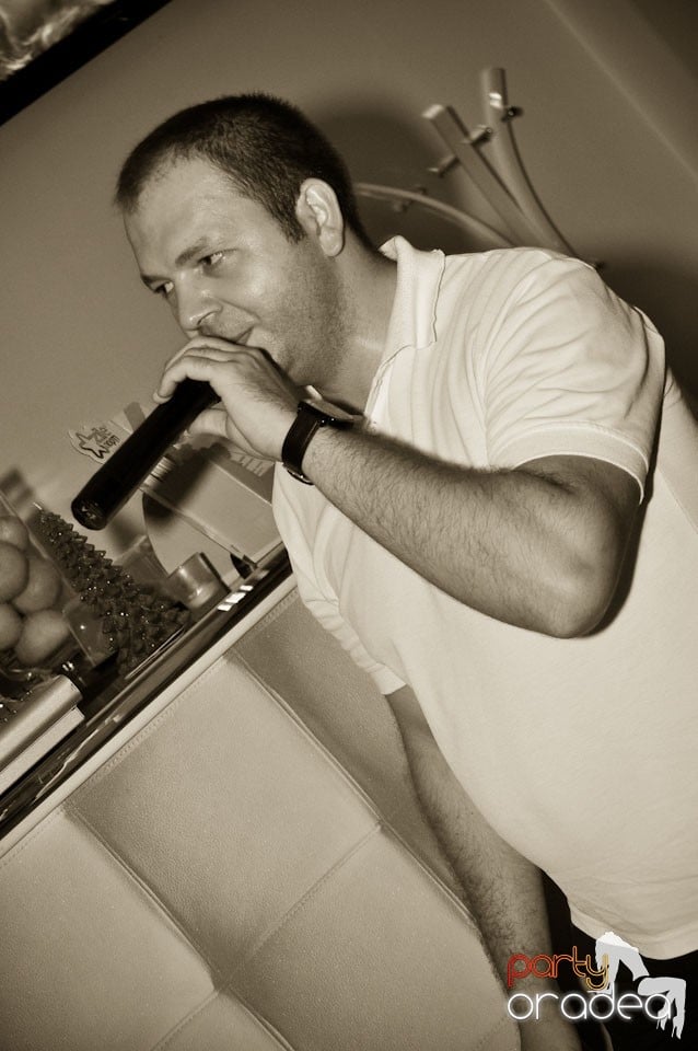 Karaoke Night @ Blondy's, 