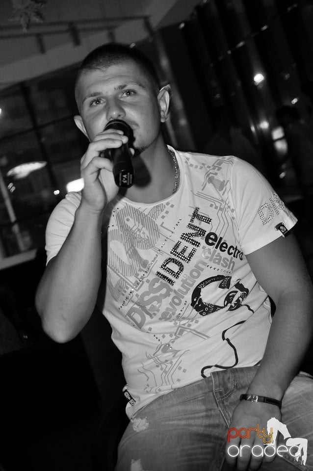 Karaoke Night @ Blondy's, 