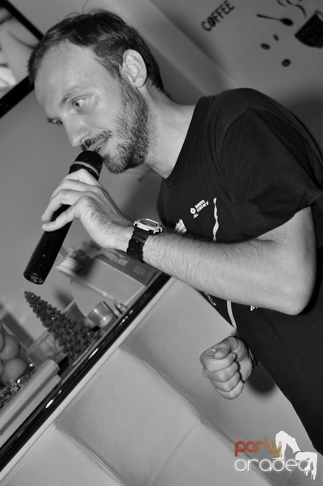 Karaoke Night @ Blondy's, 