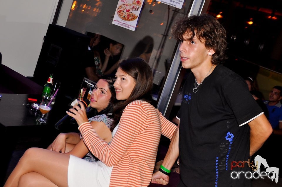 Karaoke Night @ Blondy's, 