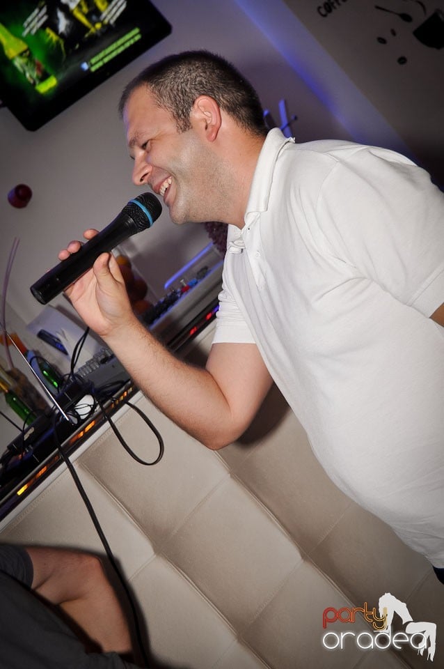 Karaoke Night @ Blondy's, 