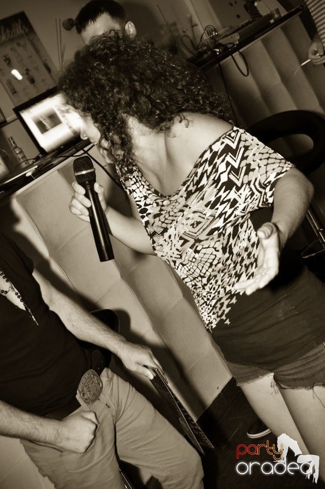 Karaoke Night @ Blondy's, 