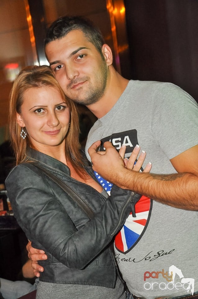 Karaoke Night în Blondy's Art Café, 