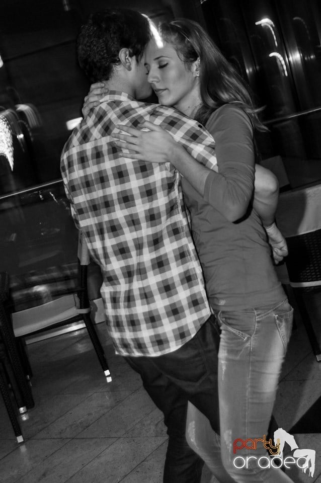 Karaoke Night în Blondy's Art Café, 