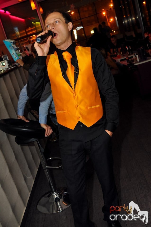 Karaoke Night în Blondy's Art Café, 