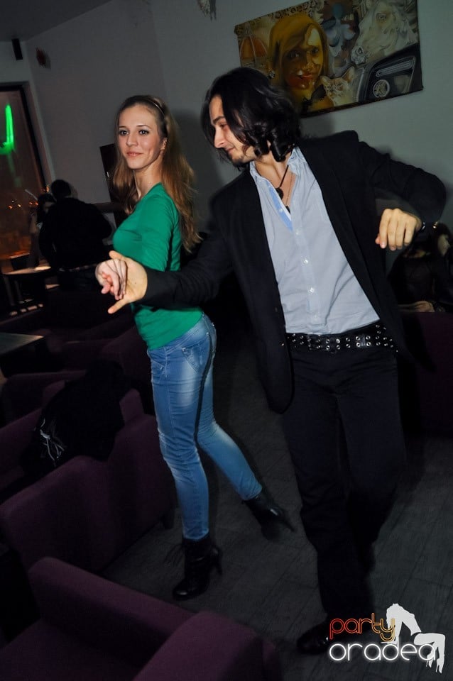 Karaoke Night în Blondy's Art Café, 