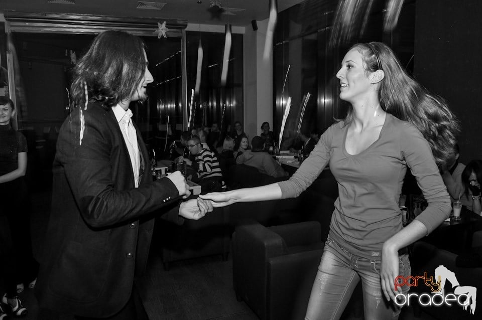 Karaoke Night în Blondy's Art Café, 