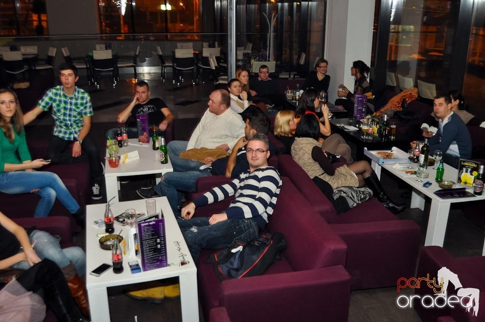 Karaoke Night în Blondy's Art Café, 