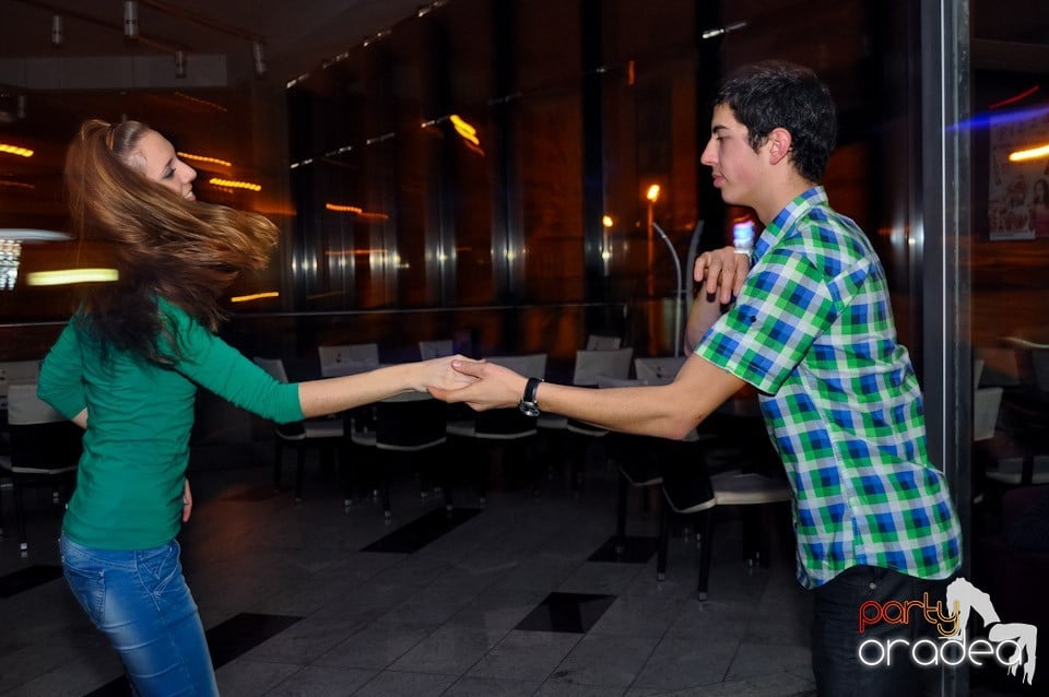 Karaoke Night în Blondy's Art Café, 