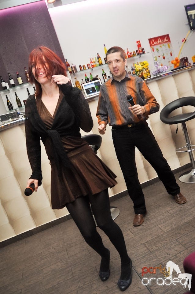 Karaoke Night în Blondy's Art Café, 