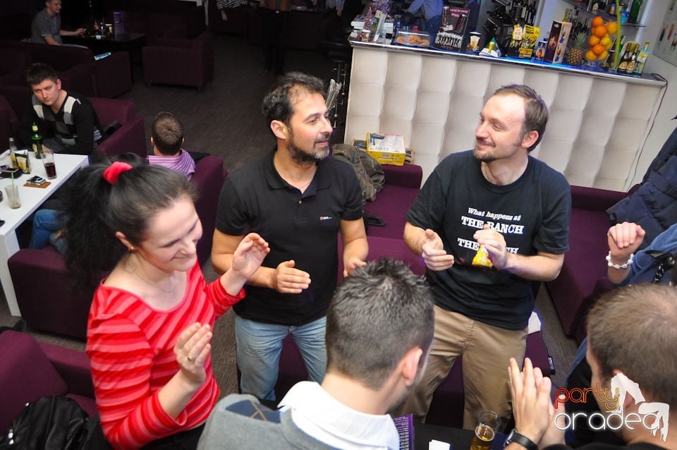 Karaoke Night în Blondy's Art Café, 