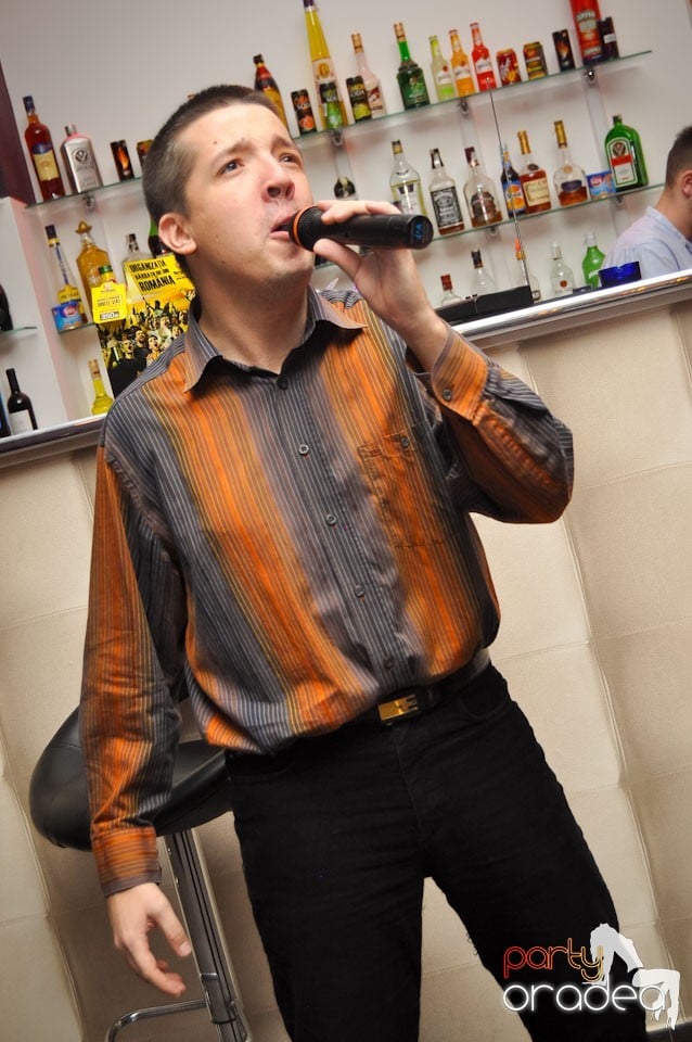 Karaoke Night în Blondy's Art Café, 