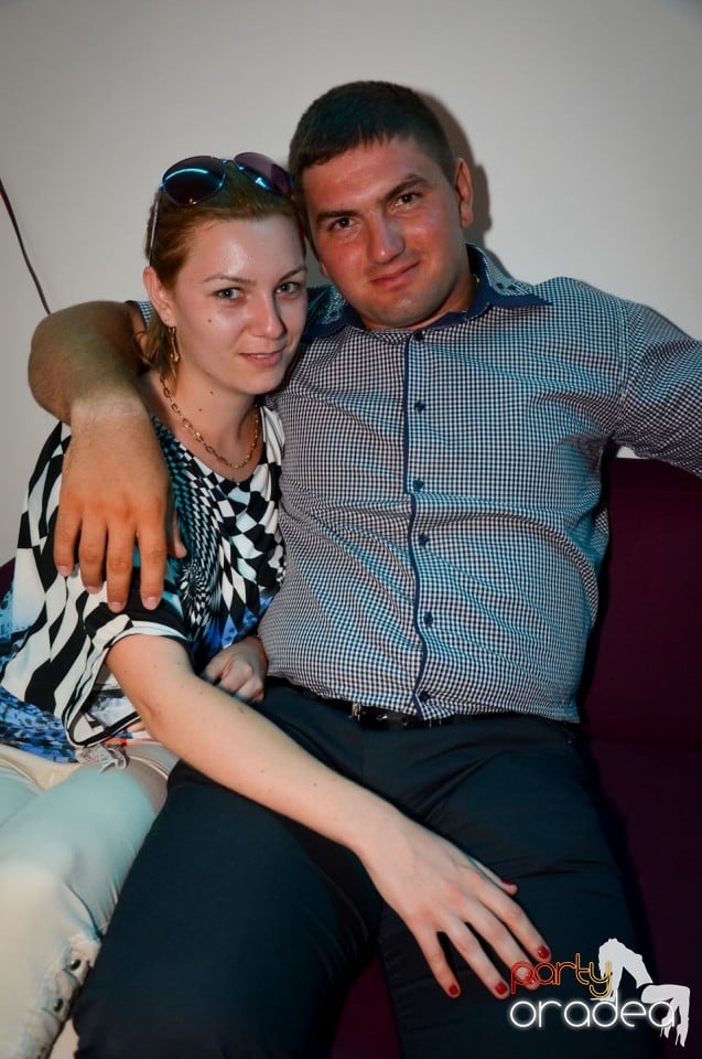 Karaoke Night în Blondy's Art Café, 