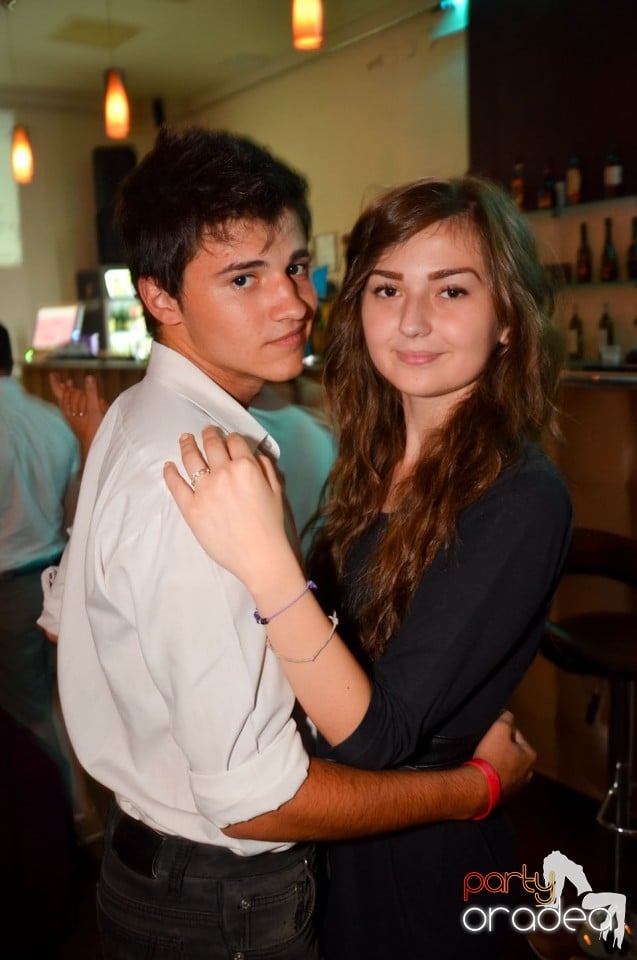 Karaoke Night în Blondy's Art Café, 