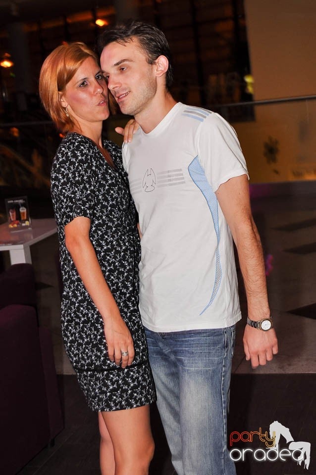 Karaoke Night în Blondy's Art Café, 