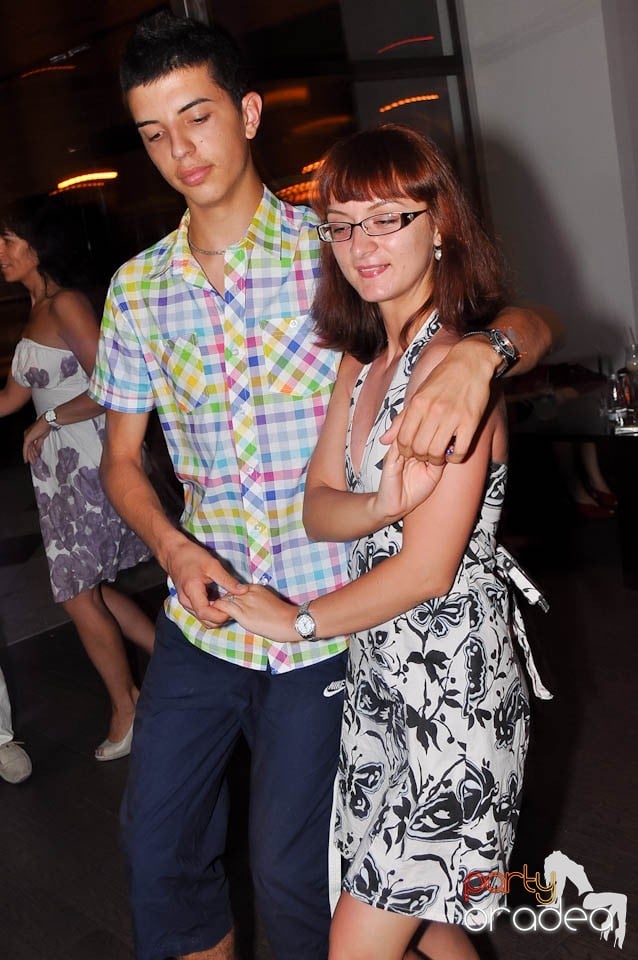 Karaoke Night în Blondy's Art Café, 