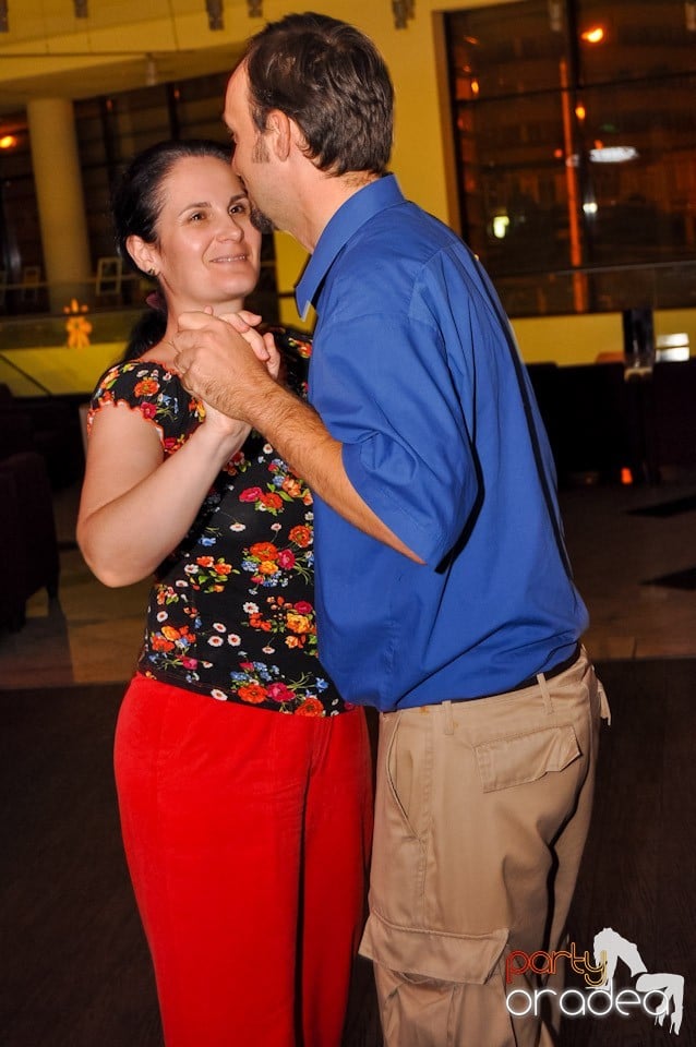 Karaoke Night în Blondy's Art Café, 