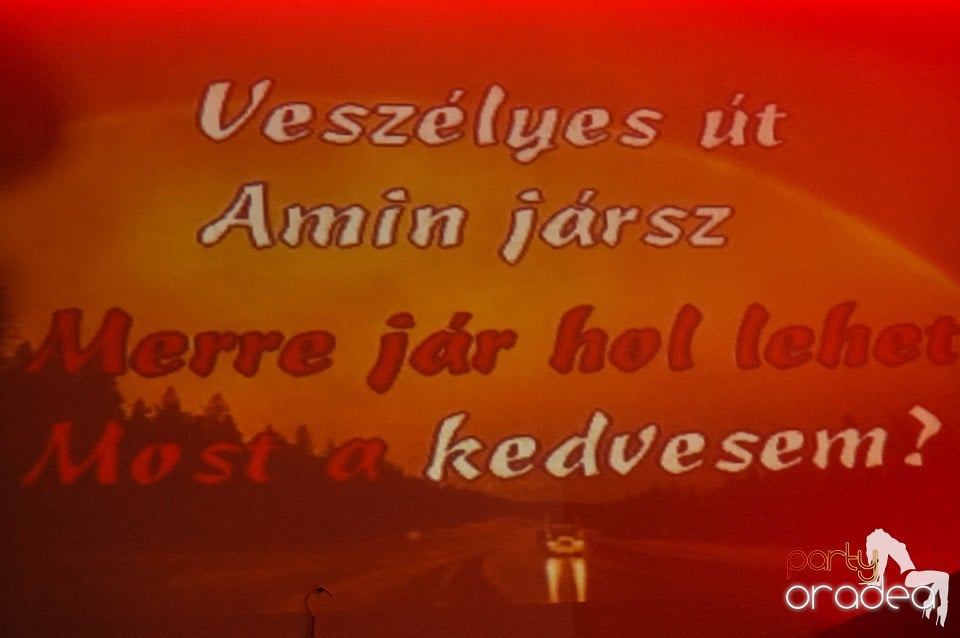 Karaoke Night în Blondy's Art Café, 