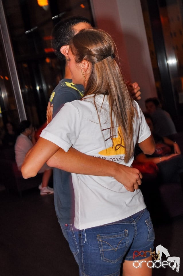 Karaoke Night în Blondy's Art Café, 