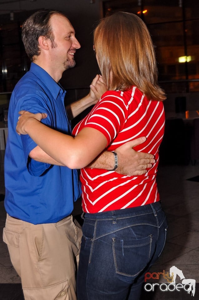 Karaoke Night în Blondy's Art Café, 