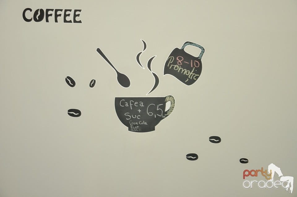 Karaoke Night în Blondy's Art Café, 