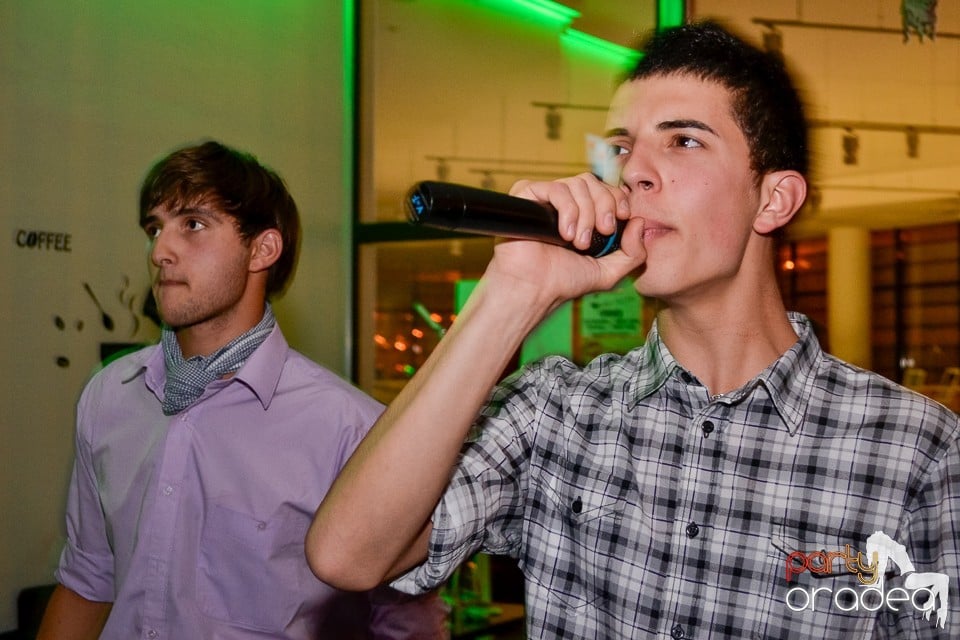 Karaoke Night în Blondy's Art Café, 