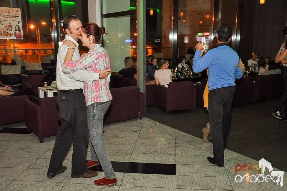 Karaoke Night în Blondy's Art Café, 