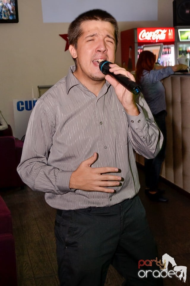 Karaoke Night în Blondy's Art Café, 