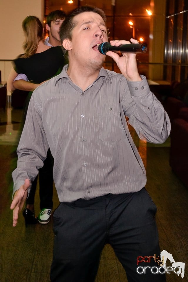 Karaoke Night în Blondy's Art Café, 