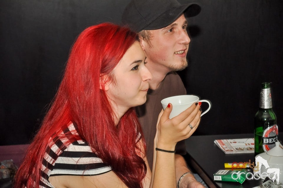 Karaoke Night în Blondy's Art Café, 