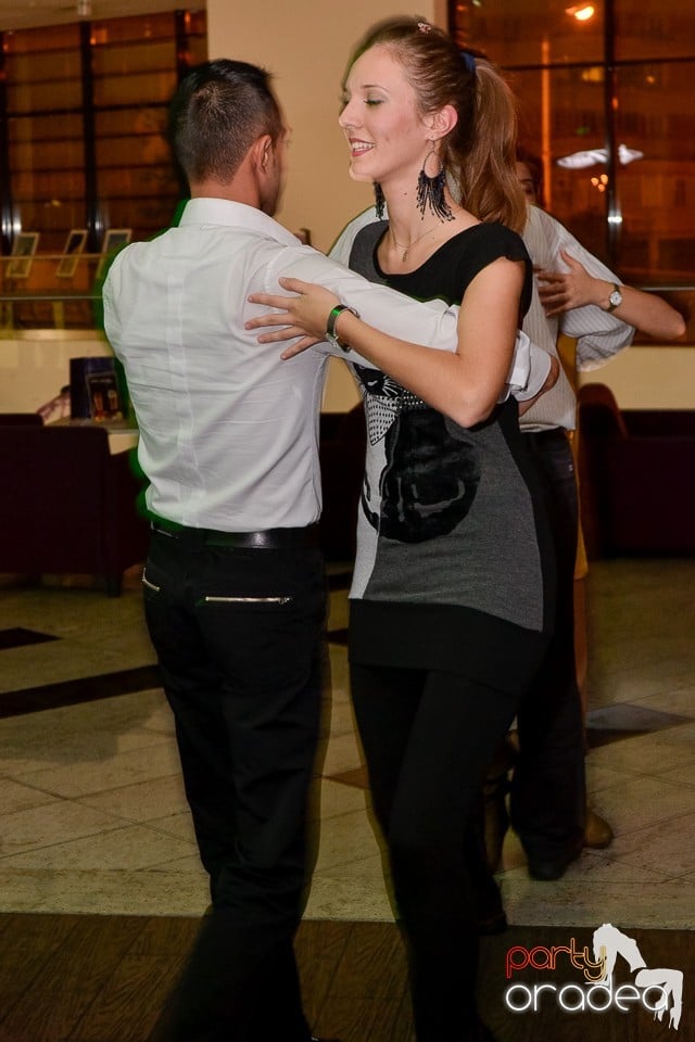 Karaoke Night în Blondy's Art Café, 