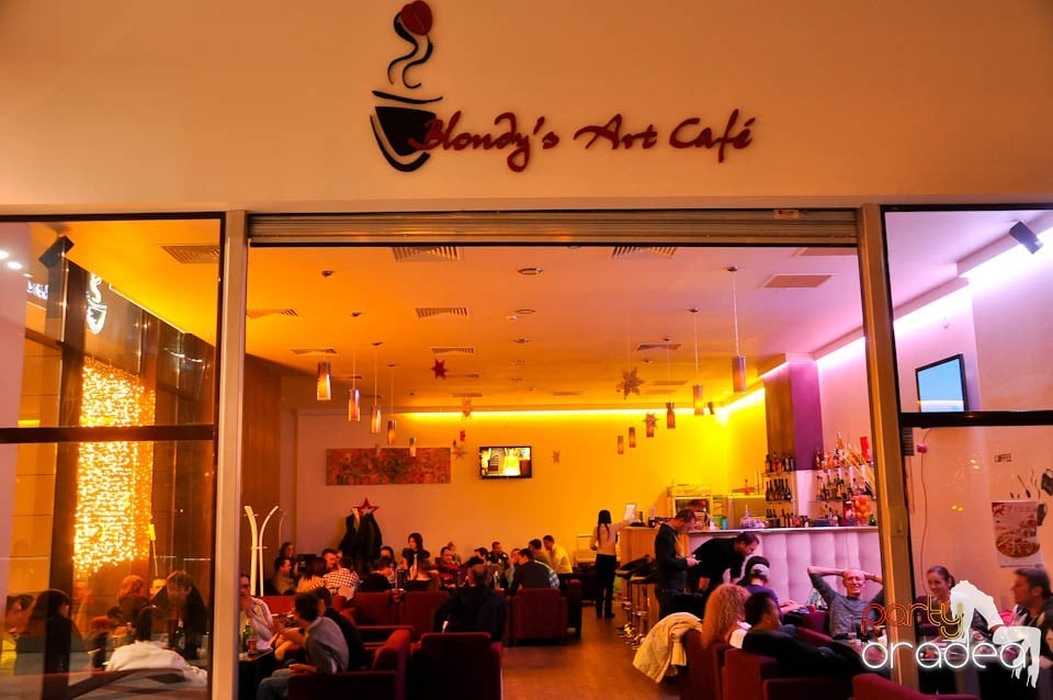 Karaoke Night în Blondy's, 