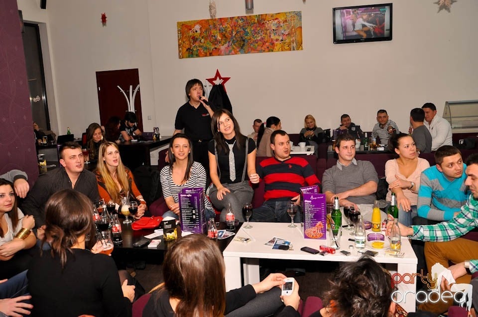 Karaoke Night în Blondy's, 