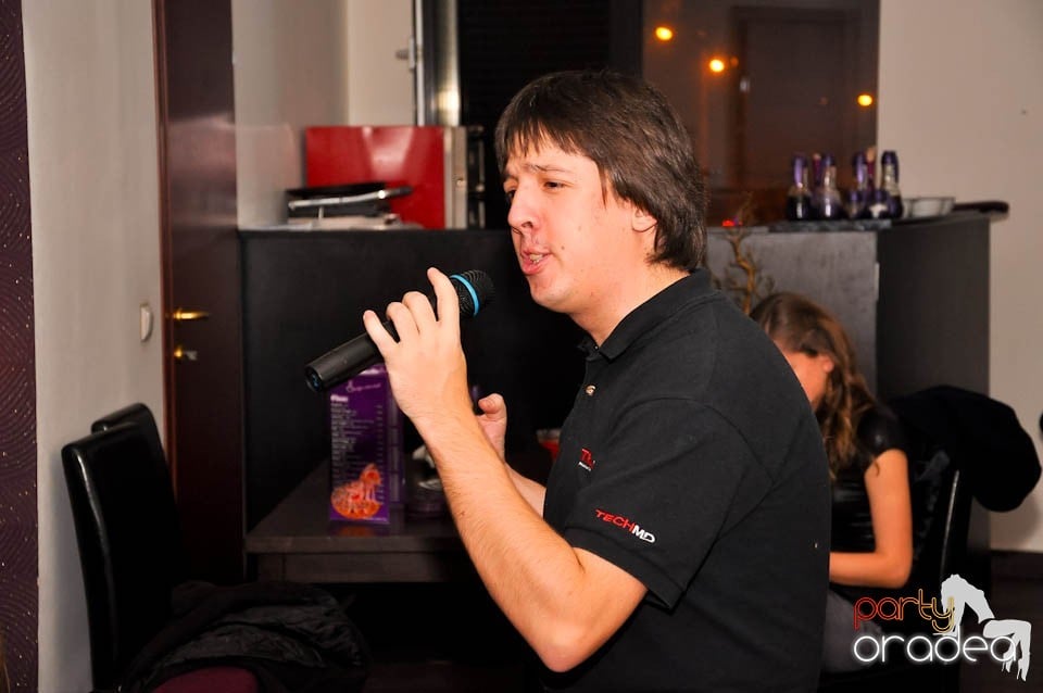 Karaoke Night în Blondy's, 