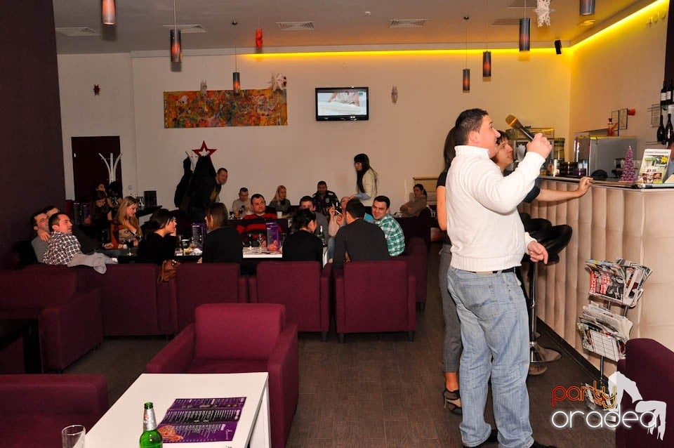 Karaoke Night în Blondy's, 
