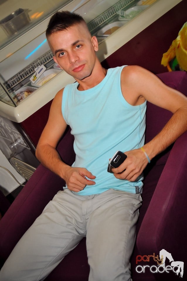 Karaoke Night în Blondy's, 