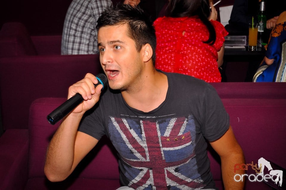 Karaoke Night în Blondy's, 