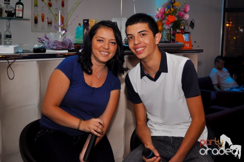 Karaoke Night în Blondy's, 