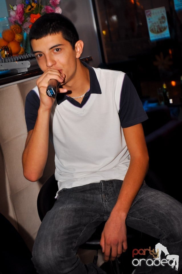 Karaoke Night în Blondy's, 