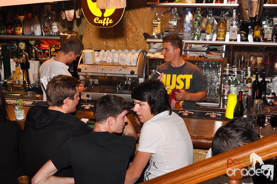 Karaoke Night în Zulu Caffe, Zulu Caffe