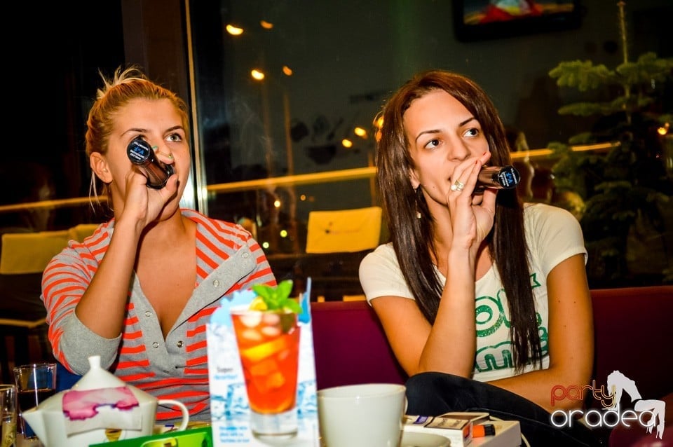 Karaoke night, 