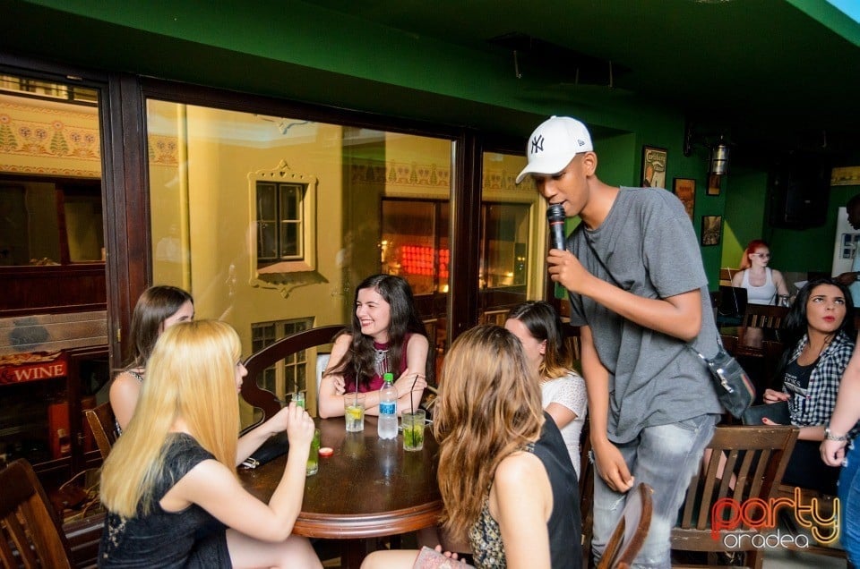 Karaoke Night, Green Pub